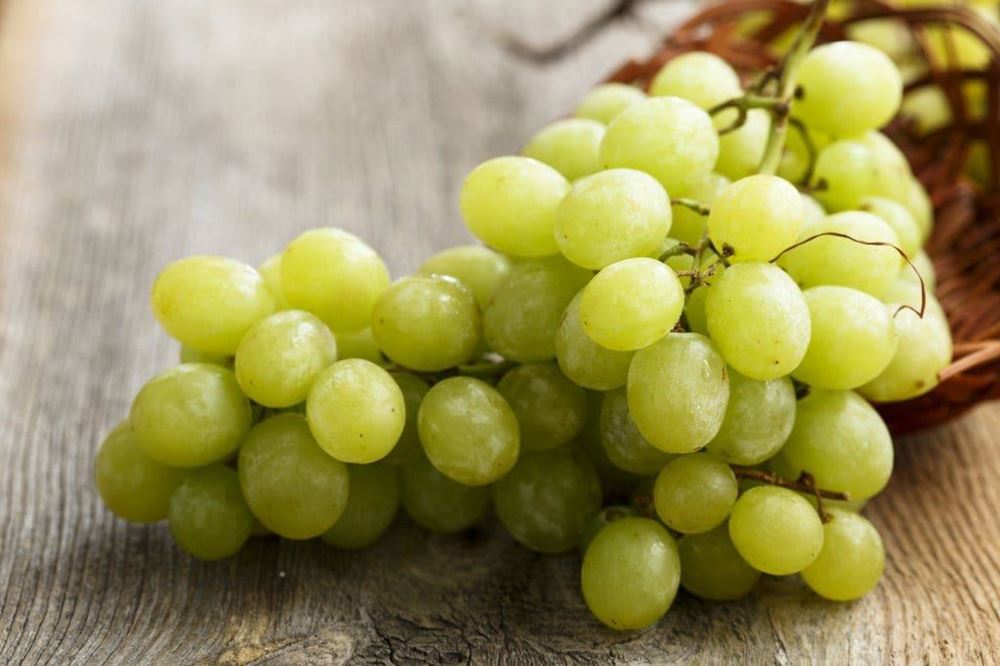 Grapes white