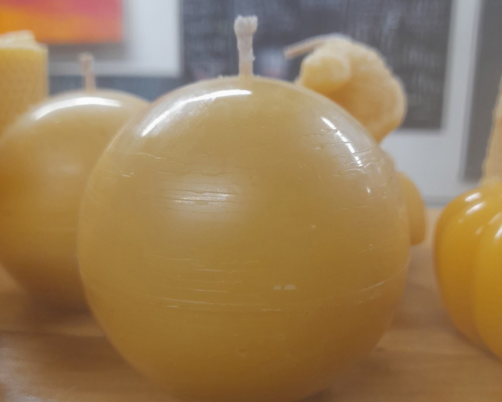 Beeswax candle- Sphere