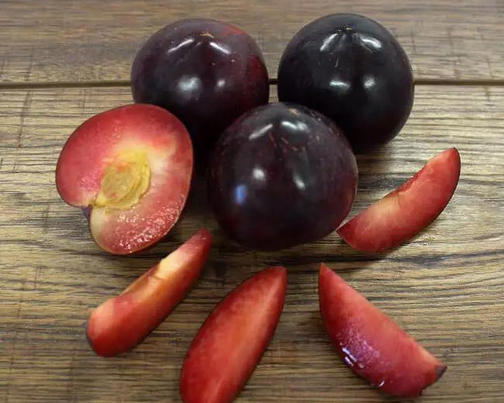 Plum: 500g