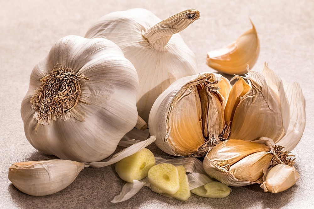 Garlic (3 Cloves)