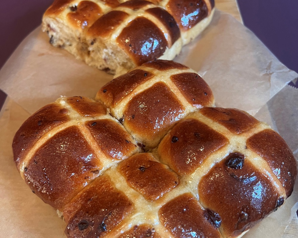 Triple Chocolate and Treacle Hot cross buns (pack of 4)