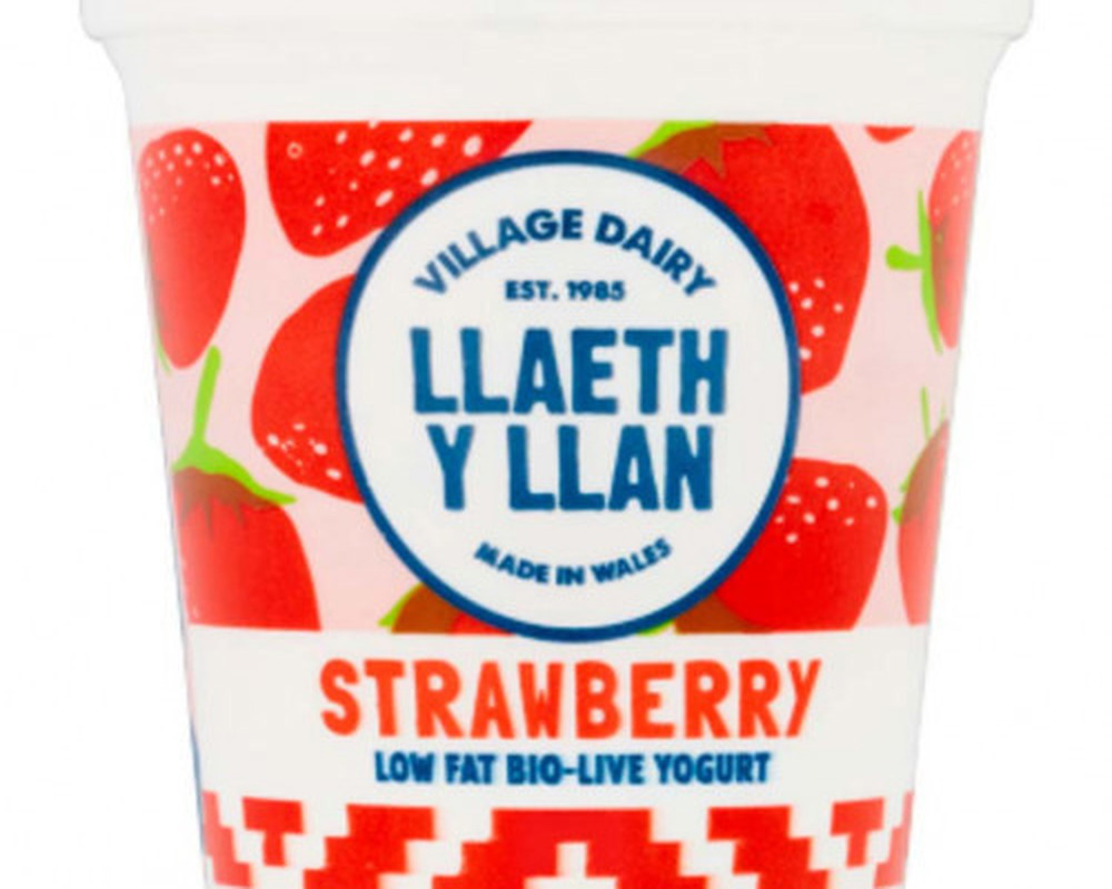 Llaeth y Llan, Strawberry, 125g Pot