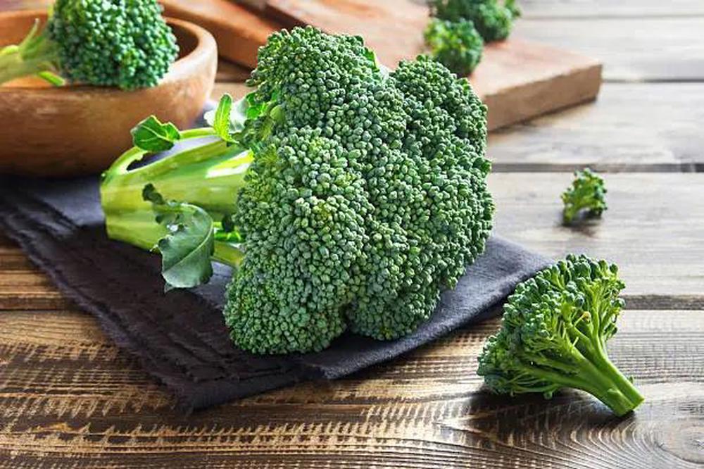 Broccoli (1 head)