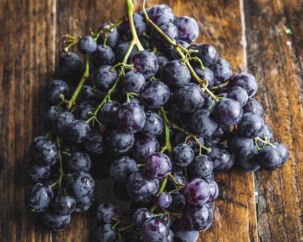 Organic Black Grapes Seeded