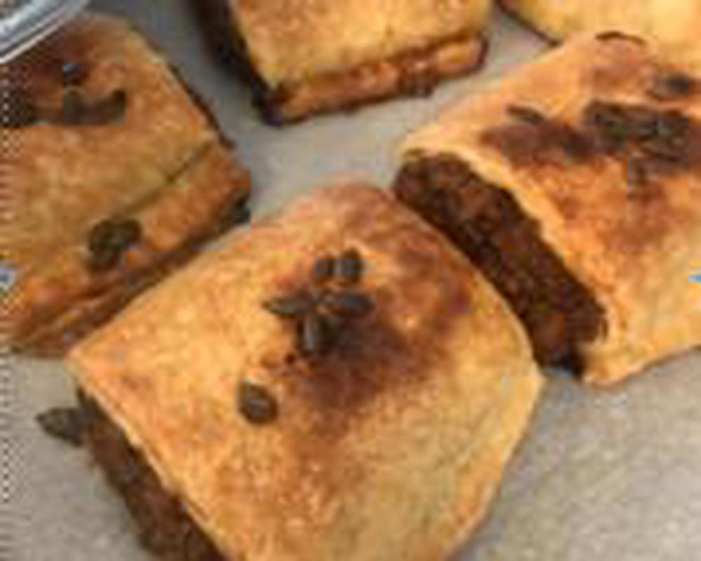 Vegan sausage rolls - Root