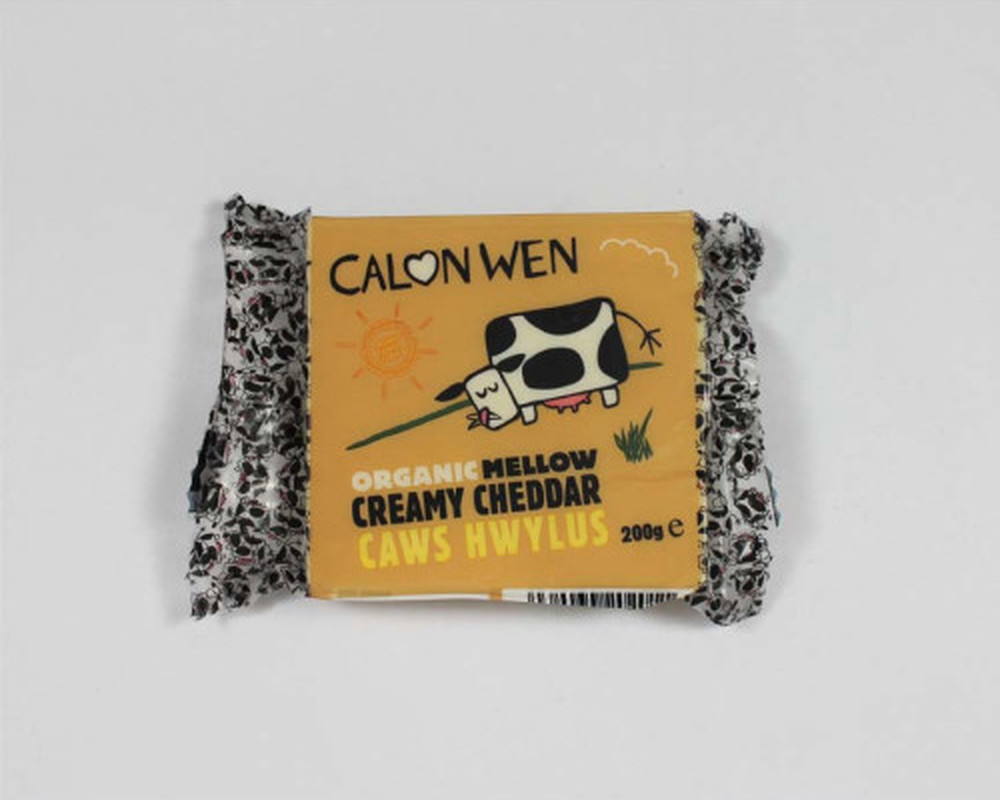 Calon Wen, Organic Mellow Cheddar, 200g pack