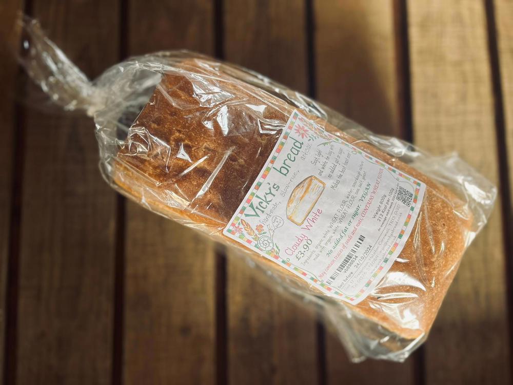 Cloudy White 800g Unsliced