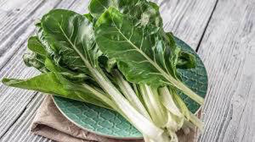 Swiss Chard (3-5 stalks per bunch)