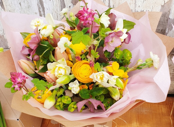 Mothers' Day Bouquet delivery 27/28 March