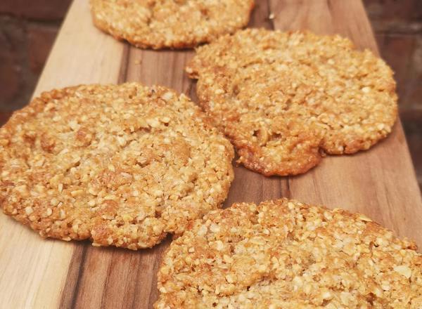 Locavore Kitchen: Peanut and Oat Vegan Cookies