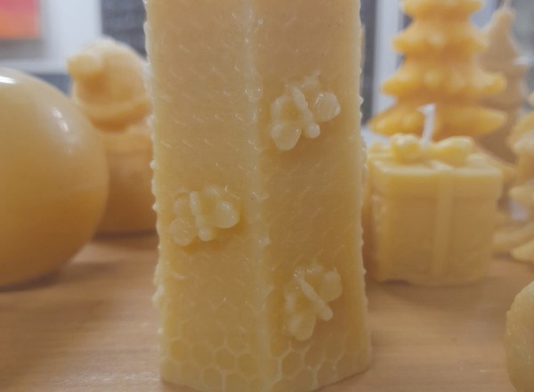 Beeswax candle- Hexgon