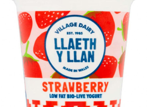 Llaeth y Llan, Strawberry, 125g Pot