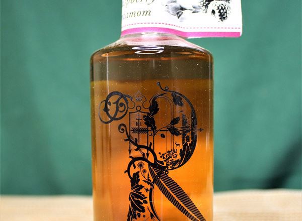 Locksley Distilling Co. Real Raspberry and Cardamom Liqueur (20cl)