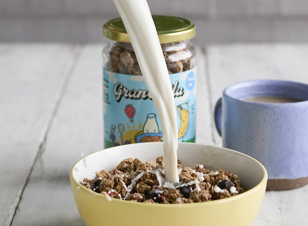Granoatla - Linseed, Sesame, Sunflower, Blackcurrant and Strawberry (210g)