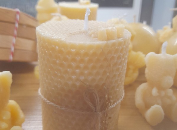 Beeswax candle- Honeycomb