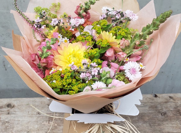 Summer Gift Bouquet - Medium