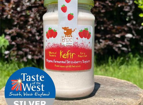 Brown Cow Organic Kefir Yoghurt Strawberry