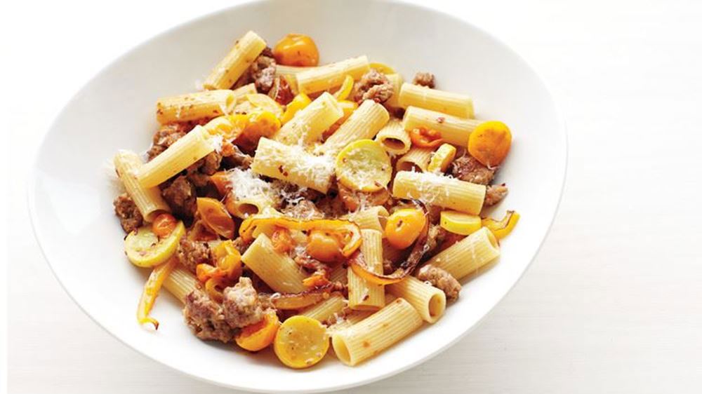 Pasta With Peppers, Squash, and Tomatoes
